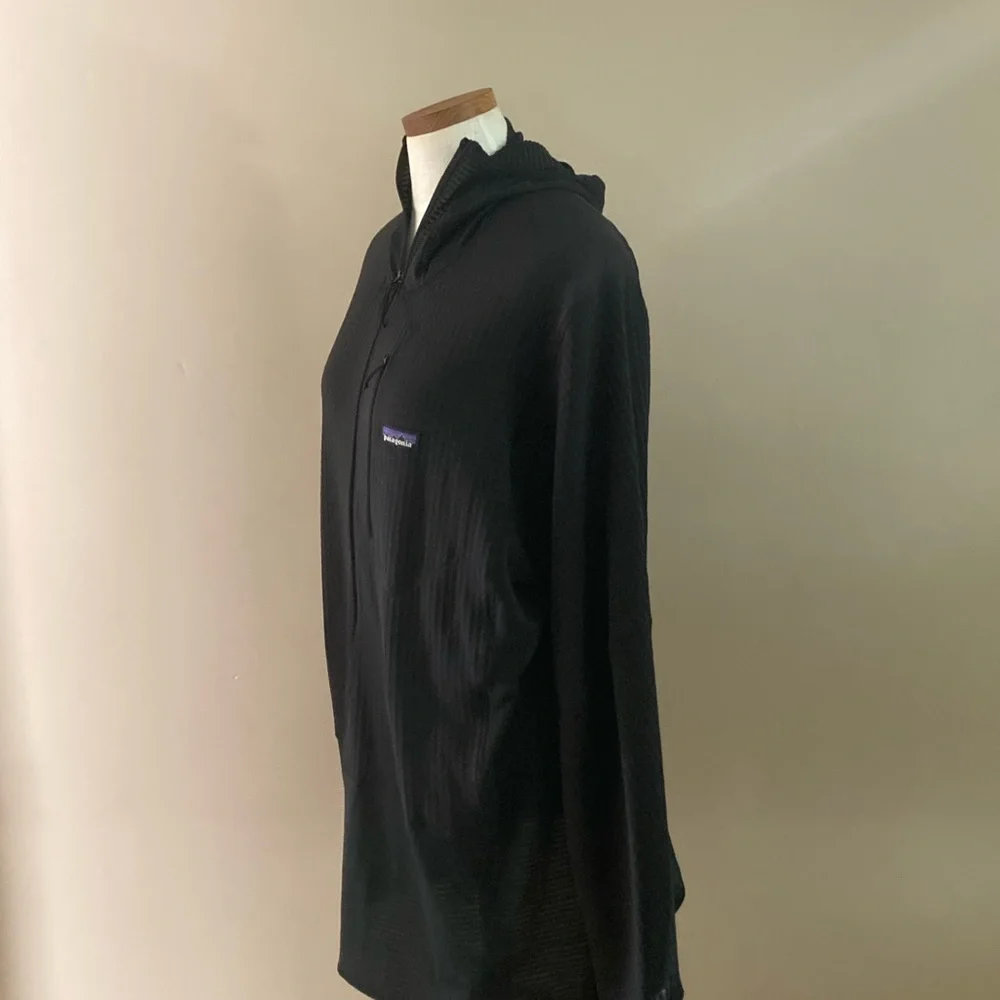 Patagonia Black R1 Pullover Hoody - Picture 2 of 4